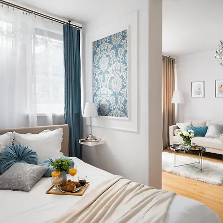 Apartamento Charming 2x 1-br 950 M From Station, Bedroom & Separate Living *