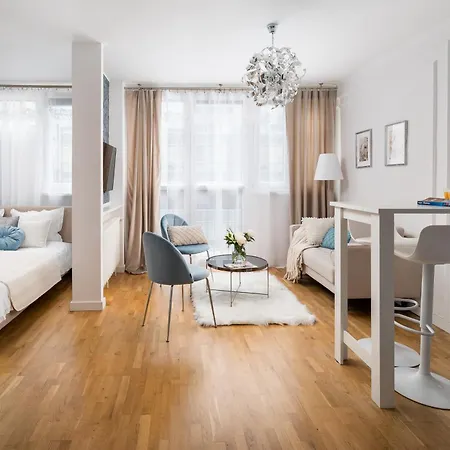 Charming Air-conditioned 950 M From Station, Bedroom & Separate Living Apartment *