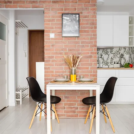 Charming Air-conditioned 950 M From Station, Bedroom & Separate Living Apartmán *