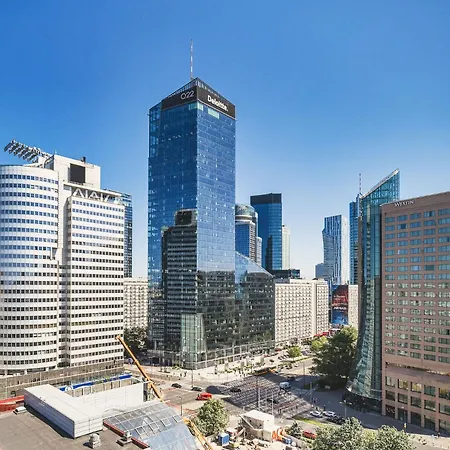 Charming 2x 1-br 950 M From Station, Bedroom & Separate Living