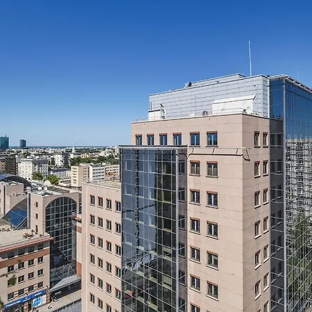 Apartamento Charming Air-conditioned 950 M From Station, Bedroom & Separate Living