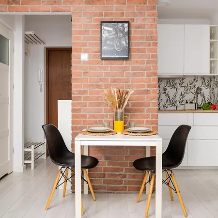 Charming 2x 1-br 950 M From Station, Bedroom & Separate Living Apartamento *