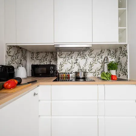 Apartamento Charming 2x 1-br 950 M From Station, Bedroom & Separate Living *