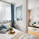 Διαμέρισμα Charming 2x 1-br 950 M From Station, Bedroom & Separate Living *