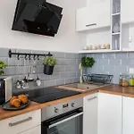 Charming 2x 1-br 950 M From Station, Bedroom & Separate Living Διαμέρισμα Βαρσοβία