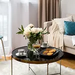 Charming 2x 1-br 950 M From Station, Bedroom & Separate Living