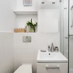 Charming 2x 1-br 950 M From Station, Bedroom & Separate Living Διαμέρισμα Βαρσοβία