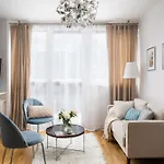 Διαμέρισμα Charming 2x 1-br 950 M From Station, Bedroom & Separate Living Βαρσοβία