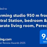 Charming 2x 1-br 950 M From Station, Bedroom & Separate Living