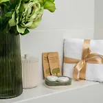 Charming 2x 1-br 950 M From Station, Bedroom & Separate Living * Βαρσοβία